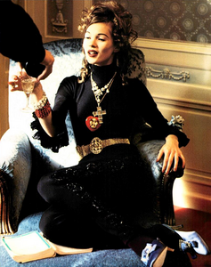 Charme_Hanson_Vogue_Italia_September_1992_04.thumb.png.0d089f38670d93b927edc657b3a476bb.png