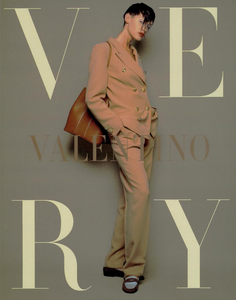 Chin_Valentino_Spring_Summer_1993_07.thumb.png.1a4ed11348f2d7c5b2699cf92348ff4b.png