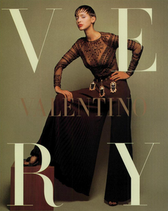 Chin_Valentino_Spring_Summer_1993_10.thumb.png.120afd79e6e0e3754a0a0db586d1ab6c.png