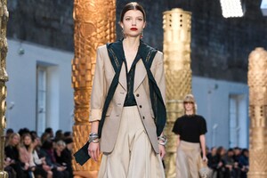 Chloe-RTW-FW20-Paris-0365-1582799562.thumb.jpg.8ce02aa8c30b30bda4d59fb8a7b70de9.jpg