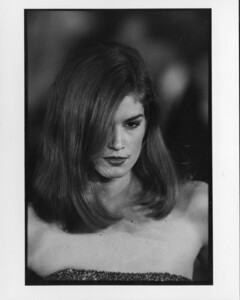 Cindy-Crawford-Fashion-Show1990s-B-W-RC.jpg