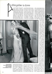 Donne_Vogue_Italia_December_1982_05.thumb.png.e2f64eb10db1653548094a595d8407f4.png