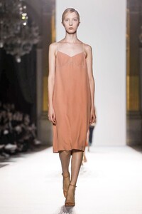 Dries-Van-Noten-RTW-SS18-Paris-0176-1506526100.thumb.jpg.1ba8cfc866cc83407308c931b096afbe.jpg