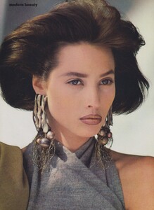 Elgort_US_Vogue_October_1986_01.thumb.jpg.5cfc92ed14eca5bf22463c82b64248c0.jpg