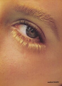 Elgort_US_Vogue_October_1986_06.thumb.jpg.13e3cf7b849b365c9c730f38a76ac2b3.jpg