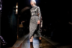 Erdem-RTW-SS18-London-0253-1505733895.thumb.jpg.fa7a1ac3fe578f7e664b017374a2cdd1.jpg