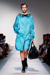 Ermanno-Scervino-RTW-SS20-Milan-0343-1569076483.thumb.jpg.d3d45158314c20dcce3f943871991f51.jpg