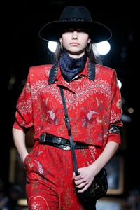 Etro-RTW-FW20-Milan-4456-1582295863.thumb.jpg.d77b7c0e951ac9f05b440e6854aca3a5.jpg