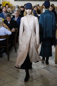 Gabriela-Hearst-RTW-FW18-NY-7992-1518525245.thumb.jpg.fbf8ac573bd6d400bd418faebd609f52.jpg