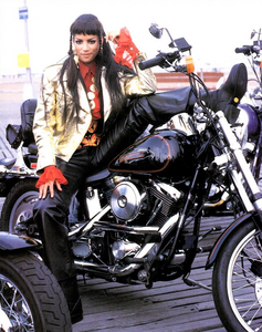 Golden_Angels_Hanson_Vogue_Italia_September_1992_08.thumb.png.bc7b001e833e6ea82bea7fa0bdce48f9.png