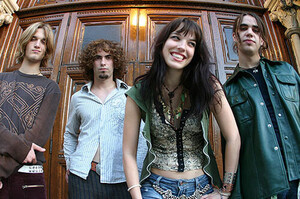 Halestorm-halestorm-25092196-500-333.jpg