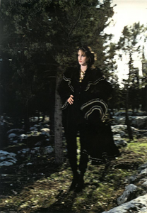 Hiro_Vogue_Italia_December_1982_08.thumb.png.5306adc2075715bb82d3dbe8df70718d.png