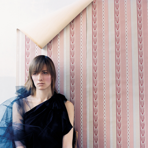 Janson_UK_Vogue_June_2001_02.thumb.png.2526036e736e16bbdac00a7cf46b1028.png