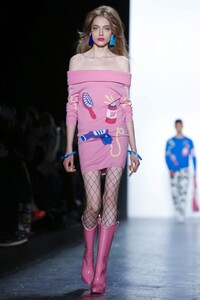 Jeremy-Scott-Ready-To-Wear-Fall-Winter-2016-New-York-5793-1455547193.thumb.jpg.f7229b6b2e5f26a0fca52a64480067cc.jpg
