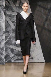 Jil-Sander-Ready-To-Wear-Fall-Winter-2016-Milan-5896-1456586142.thumb.jpg.a8f34e23b1ca40096835ce816389b994.jpg