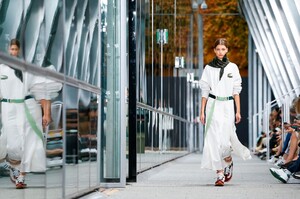 Lacoste-RTW-SS20-Paris-1870-1569949454.thumb.jpg.b29f304495aae267fdbabbf2723822a0.jpg