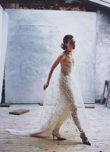 Lindbergh_US_Vogue_April_1997_14.thumb.jpg.4fc7754eab4b72f98cb07d3b6e26b028.jpg
