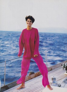 Lindbergh_US_Vogue_December_1988_07.thumb.jpg.61262d48aae6a7e51516285512328faf.jpg