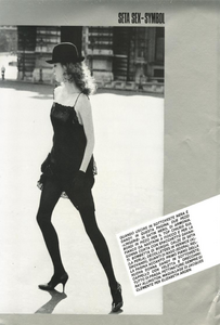 Lindbergh_Vogue_Italia_December_1982_09.thumb.png.2ef1b30f7dfcc7d2fd6ad974653c95a8.png