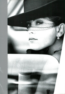 Lindbergh_Vogue_Italia_December_1982_10.thumb.png.67c71497a41eccdfcb030f5cff474e54.png