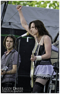 Lzzy-Hale-halestorm-36835925-900-1392.jpg