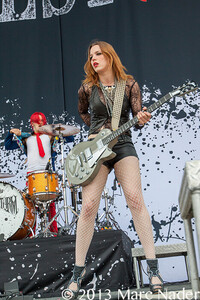 Lzzy-Hale-halestorm-38366195-467-700.jpg