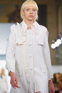 Maison-Margiela-Spring-Summer-2016-Paris-7642-1453890007.thumb.jpg.51981548ab7ad3451e7cb0380fd7868f.jpg