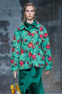 Marni-RTW-SS18-Milan-4409-1506250481.thumb.jpg.cc9ca6b781db1305dca7151a6ac1463f.jpg