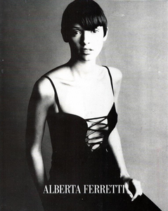 Meisel_Alberta_Ferretti_Spring_Summer_1993_03.thumb.png.082b1c4378b2d62fb1389b43e98c750c.png