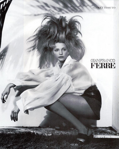 Meisel_Gianfranco_Ferre_Spring_Summer_1993_05.thumb.png.0074814923f470a3c06cf1f851944cb7.png