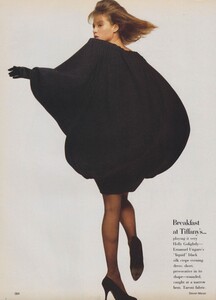 Meisel_US_Vogue_November_1986_03.thumb.jpg.196fadee2f1b8e5ac1823bd88d9215e5.jpg