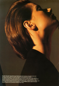 Piel_Vogue_Italia_December_1982_05.thumb.png.9c778c5e0f0d3d0867fbb7f1d2d0b0bc.png