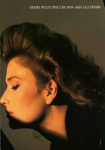 Piel_Vogue_Italia_December_1982_06.thumb.png.fd49e22748da645d0ad1c1abc259ae83.png