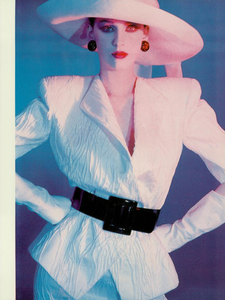 Pomeriggio_Bailey_Vogue_Italia_March_1986_01_10.thumb.png.2c4e915d60684fd2dd9f3126f7cb953f.png