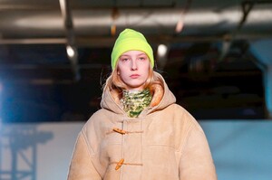 R-13-RTW-FW18-NY-3511-1518265335.thumb.jpg.d5b96a14459d53bc5821bccb6192ac9c.jpg