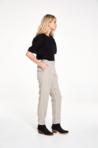 ROWIE_Dawn-Pants-Almond_Savannah-Pre-Spring_056.jpg