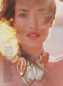 Ritts_US_Vogue_December_1988_06.thumb.jpg.11ab8fc1e4f4bcd405f76c5bead93f81.jpg