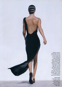 Ritts_US_Vogue_October_1997_06.thumb.jpg.b562bc0da22490d2407528f01bdc5940.jpg