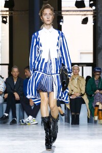 Sacai-RTW-SS17-Paris-8357-1475494497.thumb.jpg.81019ab659daa4992e2fdddbd33137e2.jpg