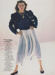 Sheer_Elgort_US_Vogue_December_1988_04.thumb.jpg.29a9aa002dae6bc02238b5c218eca1af.jpg