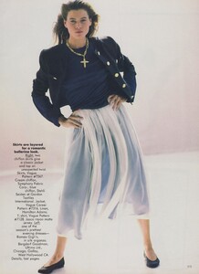 Sheer_Elgort_US_Vogue_December_1988_04.thumb.jpg.8d633a562cb6e771dab1ed16b72c78fd.jpg