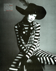 Shock_Mix_Meisel_Vogue_Italia_September_1992_04.thumb.png.d21c9a706d384f7154ef3ff63c09ae73.png