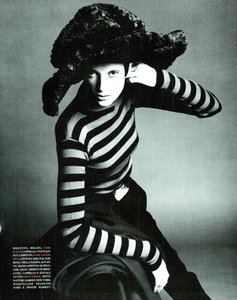 Shock_Mix_Meisel_Vogue_Italia_September_1992_08.thumb.png.c930fd5425a023e5ae66fdc77a7d97a6.png