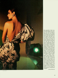Silenzio_Bailey_Vogue_Italia_March_1986_01_02.thumb.png.bd86fdab953c6ee4af6e135b24c79098.png
