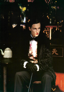 Smoking_Barbieri_Vogue_Italia_December_1982_06.thumb.png.417315c86e1a5108ce3dd9680ee1bf83.png