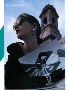 Spalle_Bailey_Vogue_Italia_September_1984_02_06.thumb.png.25b71aa1f4e0bb54ec2ffd12a960c56d.png