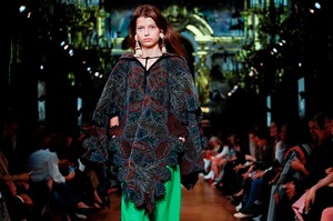 Stella-McCartney-RTW-SS20-Paris-2272-1569840150.thumb.jpg.135dcf21091f83c53cbdde771b1a6343.jpg