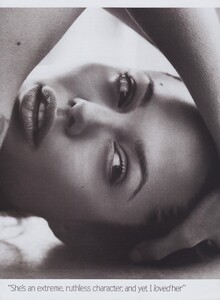 Testino_US_Vogue_March_2004_07.thumb.jpg.e5fdc473249b518a4701f50994bcc5a7.jpg