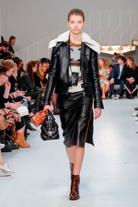 Tods-RTW-FW19-Milan-2610-1550825361.thumb.jpg.4e65e7e8c567ed79846a39c8d35f9674.jpg
