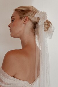 audrey-hair-detail-by-karen-willis-holmes_polka-dot-wedding-dress-hair-accessory.jpg